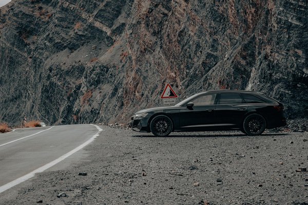 Essential Safety Tips for Installing a GPS Tracking System in Your Vehicle