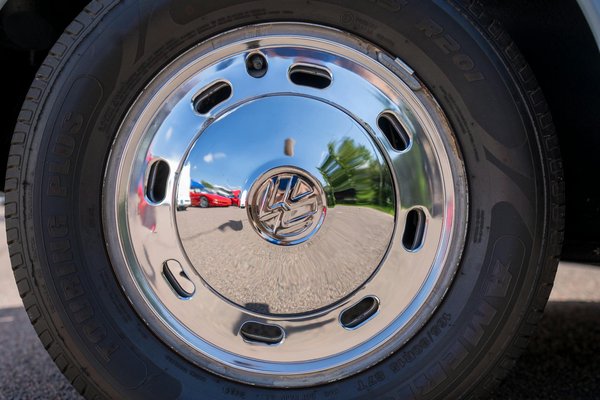 Top Strategies for Effectively Eliminating Hard Water Stains from Your Car"s Paintwork in the UK